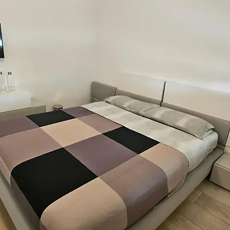 Con Cucina E Piscina A Un Passo Da Torino Settimo Torinese